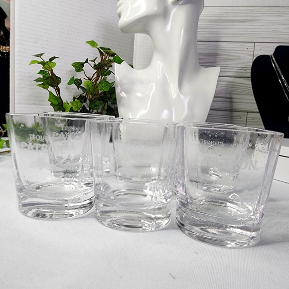 Set of 6 Silver Patron Tequila Shot Glasses with Empty Display Bottle - Picture 6 of 9